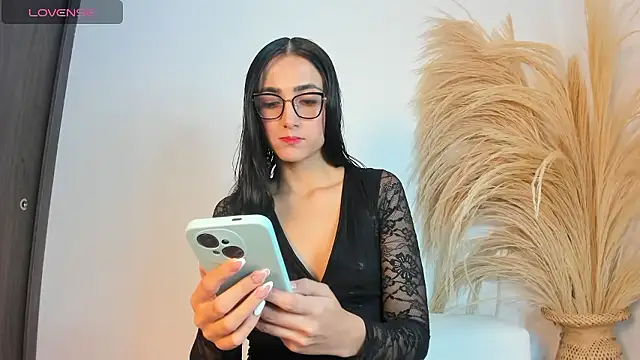 Noami Rose online show from January 11, 11:33 pm