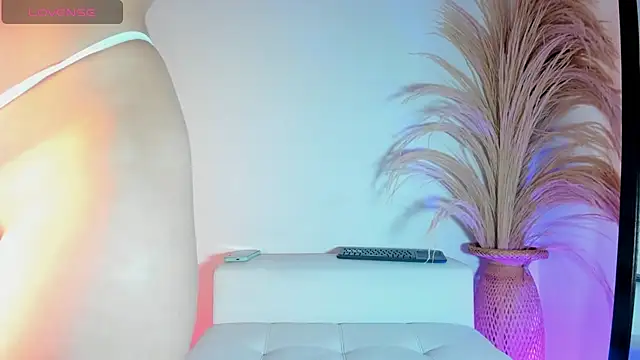 Noami Rose online show from December 4, 1:48 am