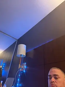 Dallasbest214 online show from November 7, 8:35 pm