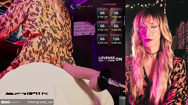 EmeryLune xo online show from January 7, 5:45 am