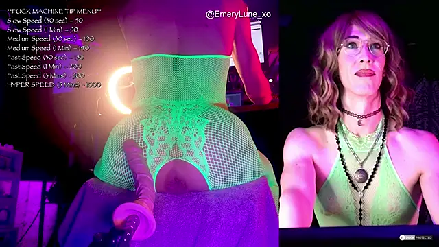 EmeryLune xo online show from October 22, 4:01 am