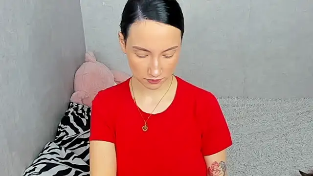 EileenMoores online show from April 8, 6:42 pm