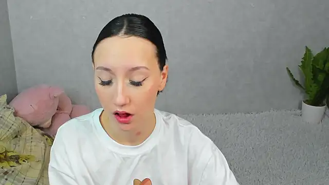 Snapshot of EileenMoores chatting on December 15, 5:41 pm EileenMoores online show from December 15, 5:41 pm