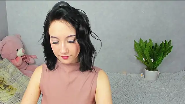 Snapshot of EileenMoores chatting on December 4, 7:13 pm EileenMoores online show from December 4, 7:13 pm