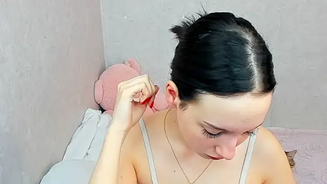 EileenMoores online show from March 20, 11:33 am