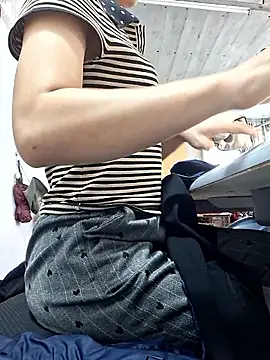 Snapshot of irina_hana chatting on November 11, 6:52 am irina hana online show from November 11, 6:52 am