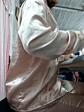 irina hana online show from December 17, 12:59 am