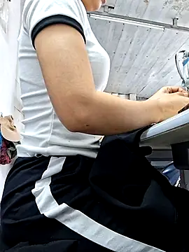 Snapshot of irina_hana chatting on October 30, 1:04 am irina hana online show from October 30, 1:04 am