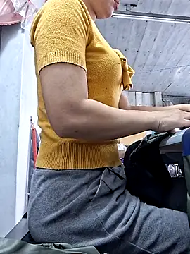 irina hana online show from December 22, 1:17 am