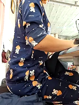 Snapshot of irina_hana chatting on December 3, 12:44 am irina hana online show from December 3, 12:44 am