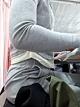 irina hana online show from December 16, 12:59 am