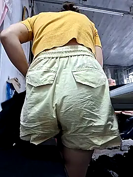 Snapshot of irina_hana chatting on October 31, 6:43 am irina hana online show from October 31, 6:43 am