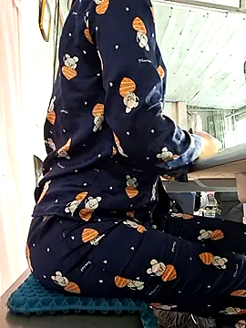 Snapshot of irina_hana chatting on November 17, 1:20 am irina hana online show from November 17, 1:20 am