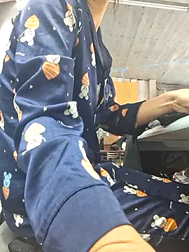 Snapshot of irina_hana chatting on December 5, 12:54 am irina hana online show from December 5, 12:54 am