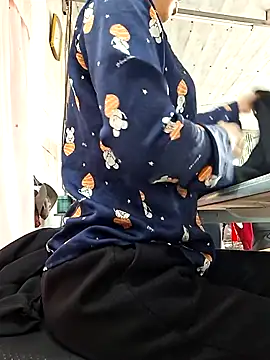 Snapshot of irina_hana chatting on November 29, 12:55 am irina hana online show from November 29, 12:55 am