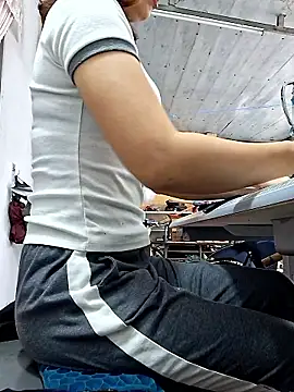 Snapshot of irina_hana chatting on December 2, 12:55 am irina hana online show from December 2, 12:55 am