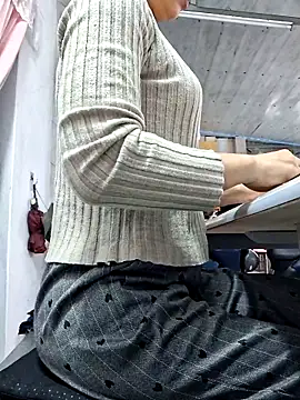 Snapshot of irina_hana chatting on November 7, 1:21 am irina hana online show from November 7, 1:21 am