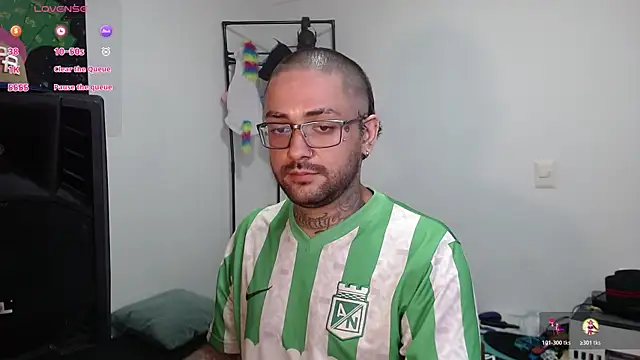 nicolastorres99 online show from December 22, 4:12 am