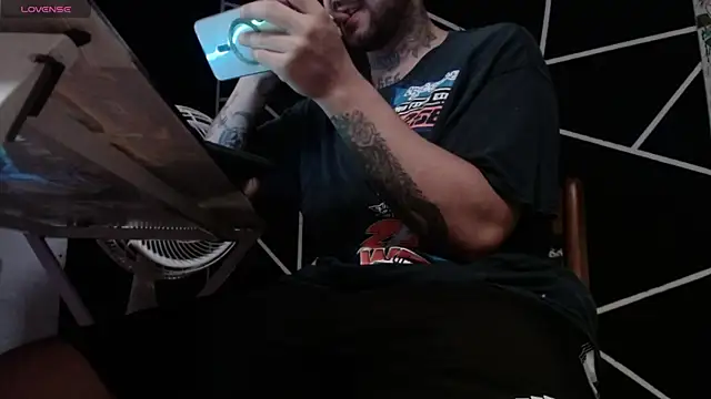 nicolastorres99 online show from November 5, 6:33 pm