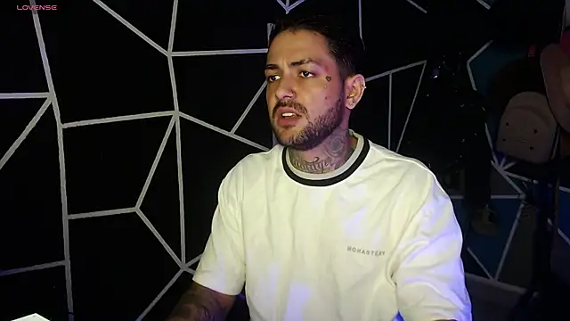 nicolastorres99 online show from October 31, 2:30 am