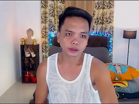 Snapshot of XExtraServiceManX chatting on September 21, 3:33 am XExtraServiceManX online show from September 21, 3:33 am