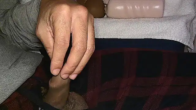 Snapshot of GRiZZLYBONE chatting on October 17, 7:00 am GRiZZLYBONE online show from October 17, 7:00 am