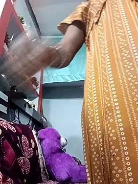 ZIVAA online show from February 3, 4:10 am