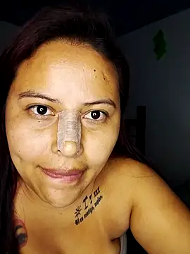 Snapshot of yelezia chatting on October 11, 8:04 am yelezia online show from October 11, 8:04 am