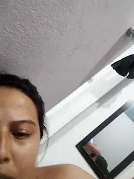 Snapshot of yelezia chatting on October 1, 12:38 am yelezia online show from October 1, 12:38 am