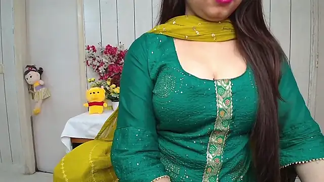 ruby100 online show from February 6, 11:45 pm