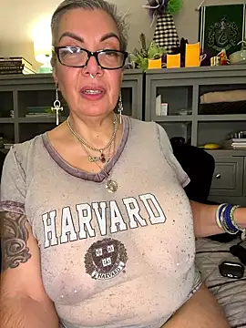 dieseldame1313 online show from January 9, 1:34 am