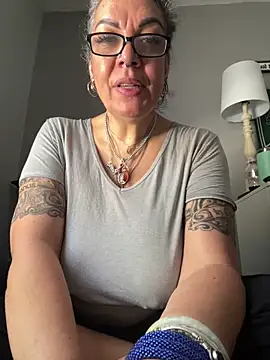 dieseldame1313 online show from February 25, 5:30 pm