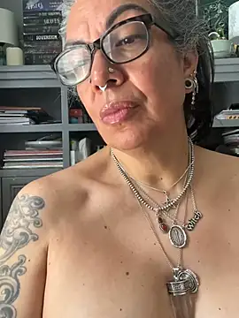dieseldame1313 online show from July 10, 2:28 pm