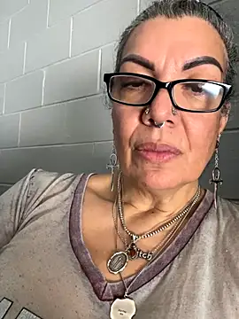 Snapshot of dieseldame1313 chatting on October 28, 5:01 pm dieseldame1313 online show from October 28, 5:01 pm