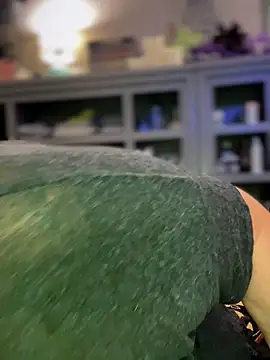 dieseldame1313 online show from March 29, 4:25 am