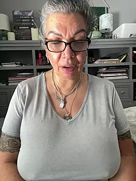 dieseldame1313 online show from June 6, 5:07 pm