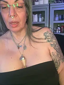 dieseldame1313 online show from March 2, 11:22 pm