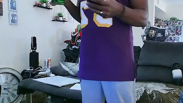 Str8ishVegasGuy online show from October 25, 8:31 pm