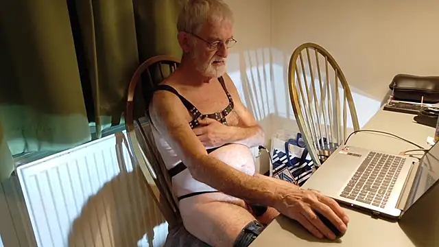 ewaldwillems99 online show from September 22, 1:39 pm