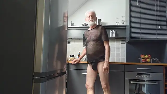 ewaldwillems99 online show from May 31, 1:06 pm