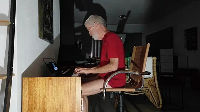 ewaldwillems99 online show from November 7, 3:05 pm