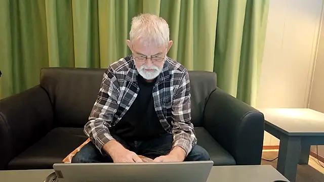 ewaldwillems99 online show from January 9, 6:15 pm