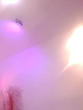 Alisson Milf online show from April 19, 5:52 am