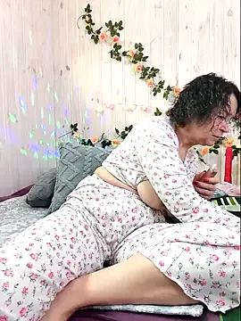 LitisiaLove4551 online show from February 18, 7:49 am