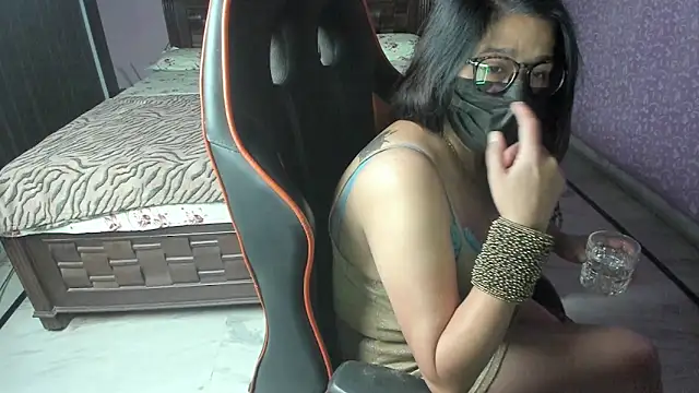 ShylaGill online show from October 29, 11:09 am