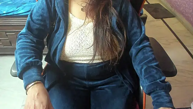 ShylaGill online show from November 28, 1:50 am