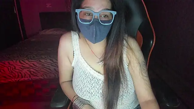 ShylaGill online show from November 6, 1:59 pm