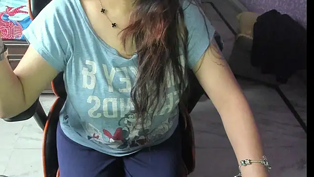 ShylaGill online show from December 19, 11:45 am