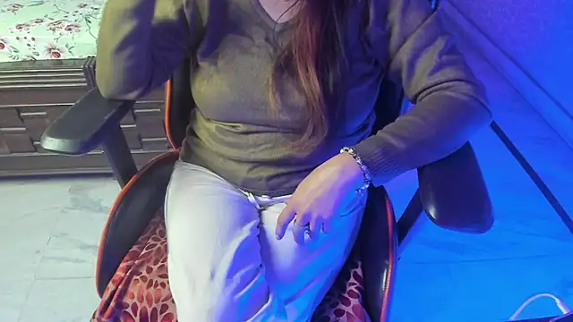 ShylaGill online show from December 4, 5:34 pm