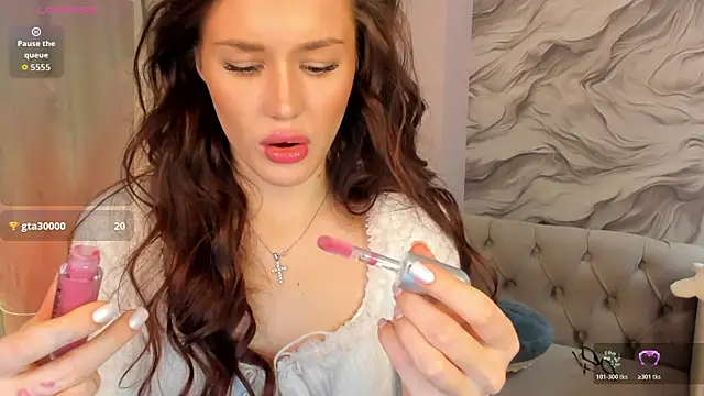 Snapshot of Aria_Mila chatting on December 5, 11:31 am Aria Mila online show from December 5, 11:31 am